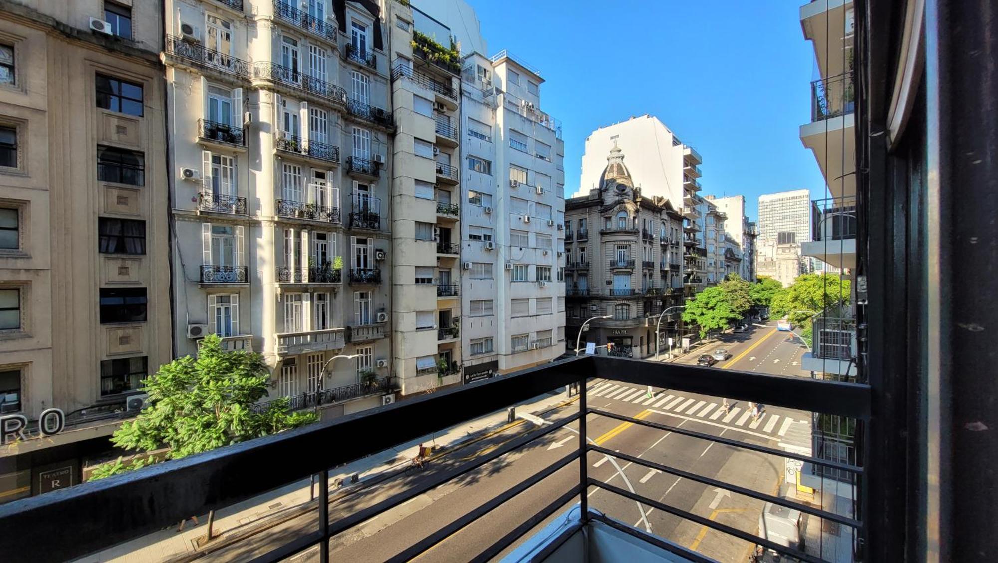 Apartment Luminoso, Muy Completo Y Bien Ubicado Departamento De 2 Ambientes - Limite De Retiro/recoleta