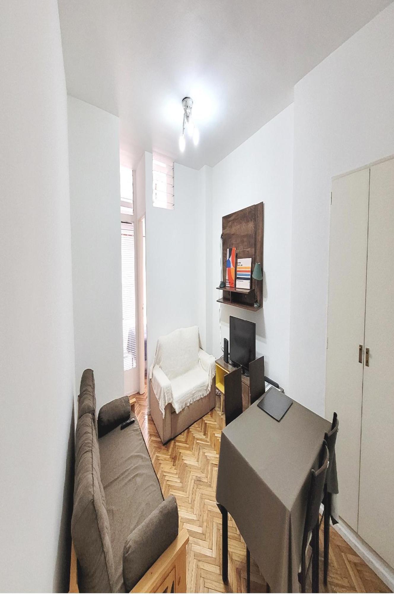 Luminoso, Muy Completo Y Bien Ubicado Departamento De 2 Ambientes - Limite De Retiro/recoleta * Buenos Aires